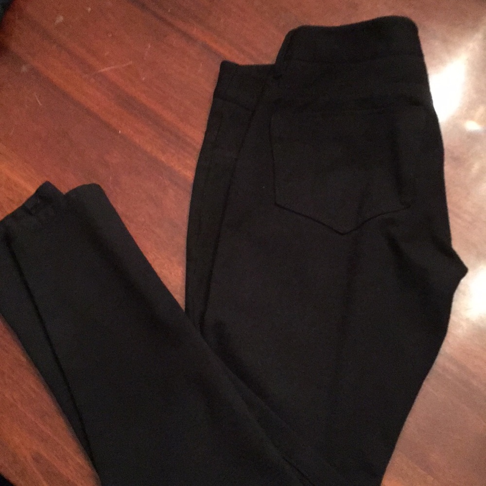Size 6 Ponte Knit skinny pants NWO tags